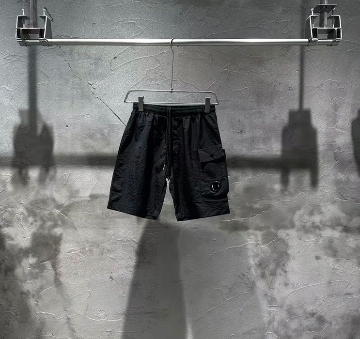 Шорти cp company