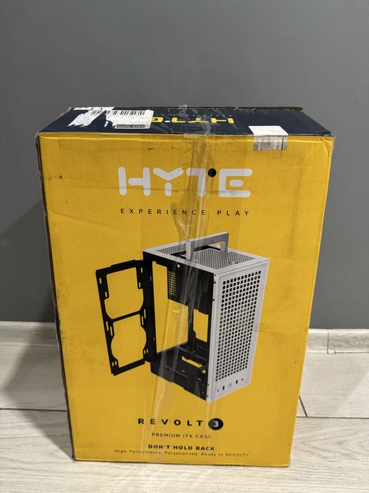 Корпус Hyte Revolt 3 ITX Гарантія рік