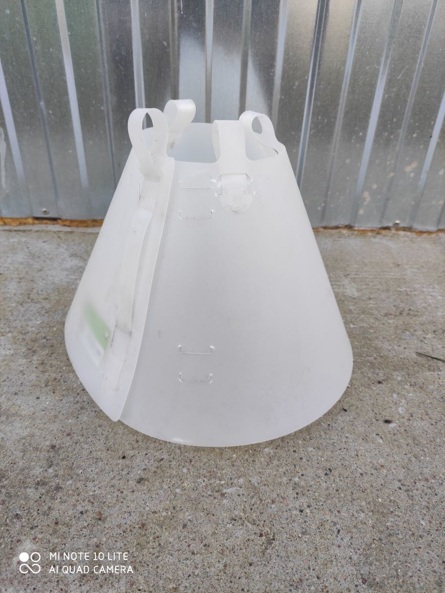 Plastikowy kołnierz ochronny dla psa Buster 20 cm