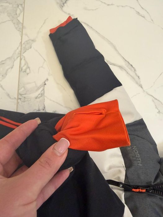 Зимова куртка C&A.на ріст 110/116см.  Шапка в подарунок!