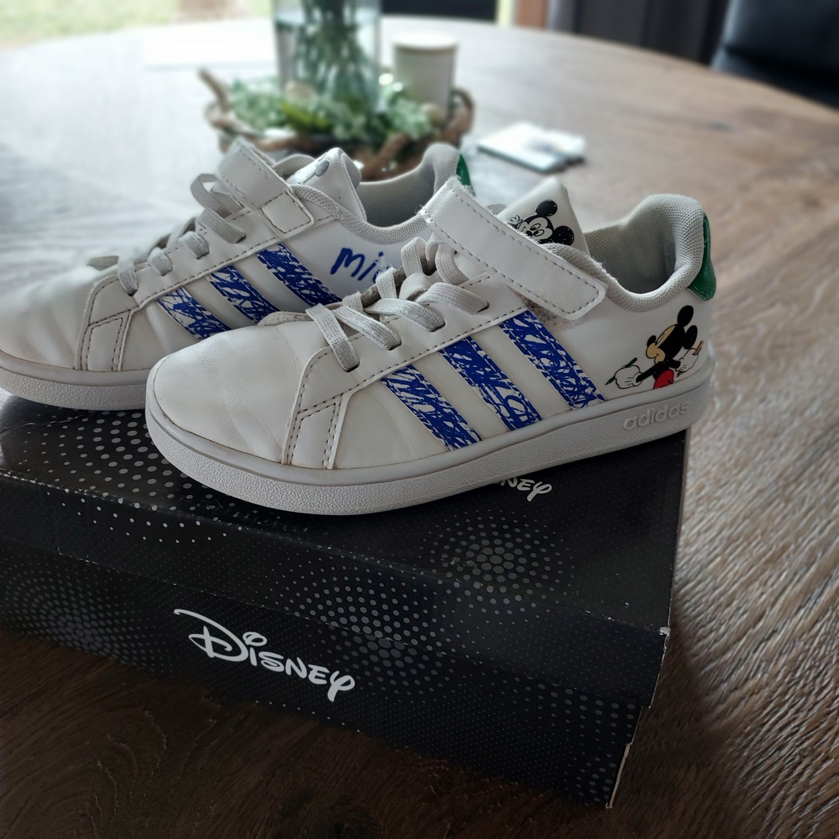 Buty adidas disney 30.5 dla chłopca rzepy