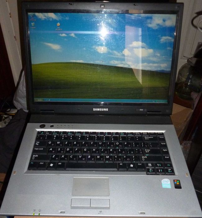 Б/у рабочий ноутбук Samsung NP-R40 (внимательно читайте описание)