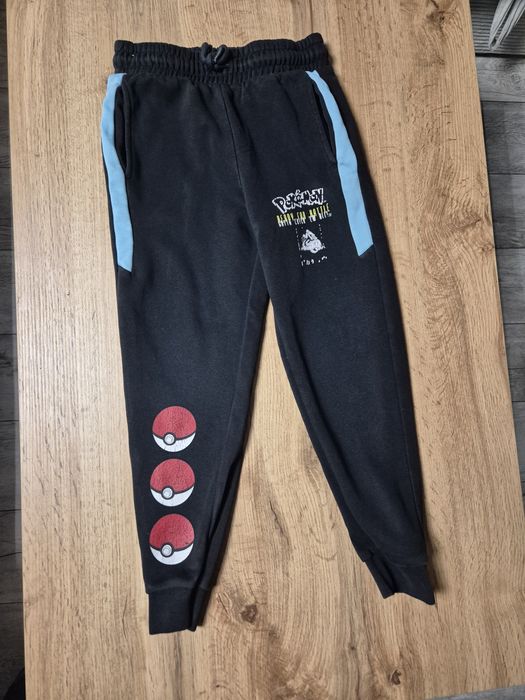 Spodnie dresowe chłopięce Pokemon Tesco F&F rozmiar 122