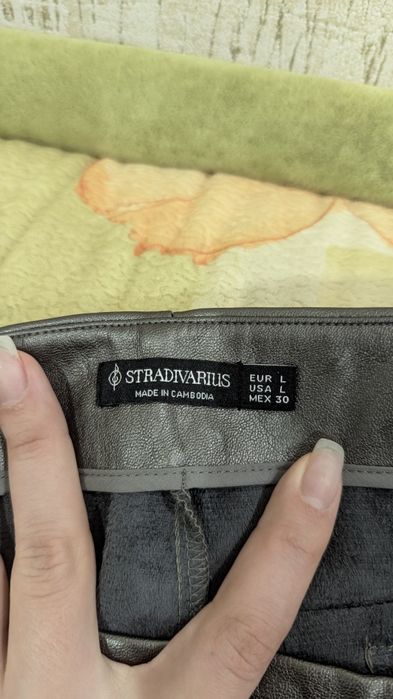 Шкіряна спідниця-шорти Stradivarius