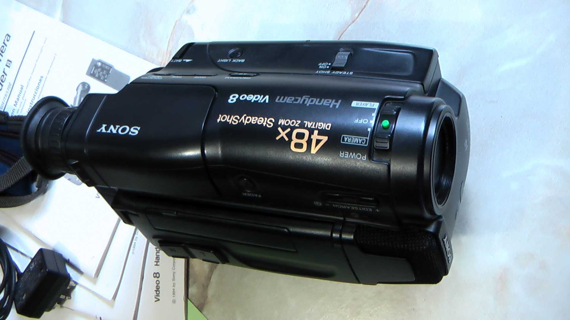 Відеокамера SONY CCD-TR550E