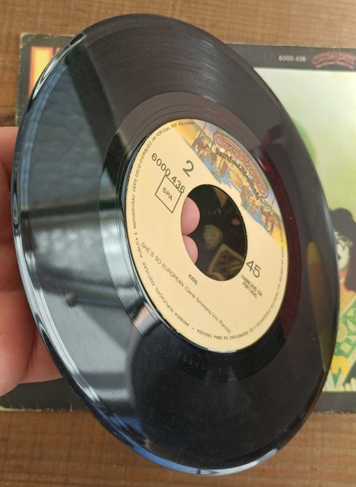 Vintage disco vinil 45 rotações Kiss Shandi