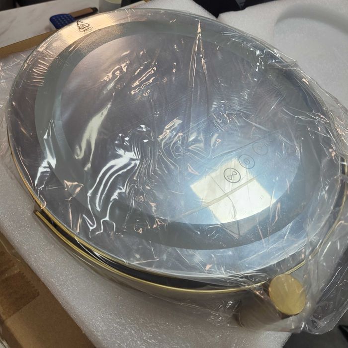 Okrągłe lusterko kosmetyczne 3 odcienie LED USB C złoto szczotkowane