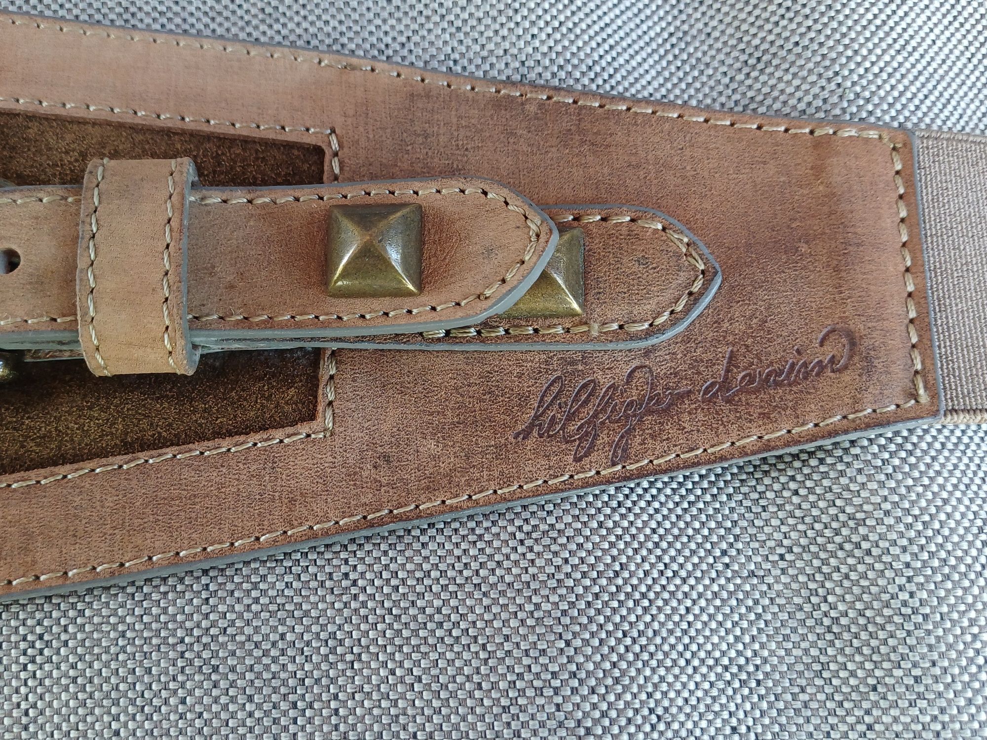 Pasek Hilfiger zamszowy gumowy 80cm