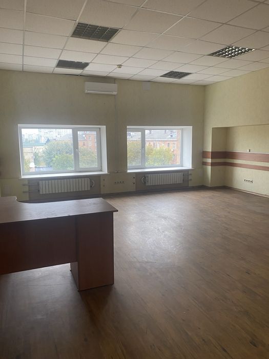 Сдам офисное помещение в админ.здании метро Спортивная
