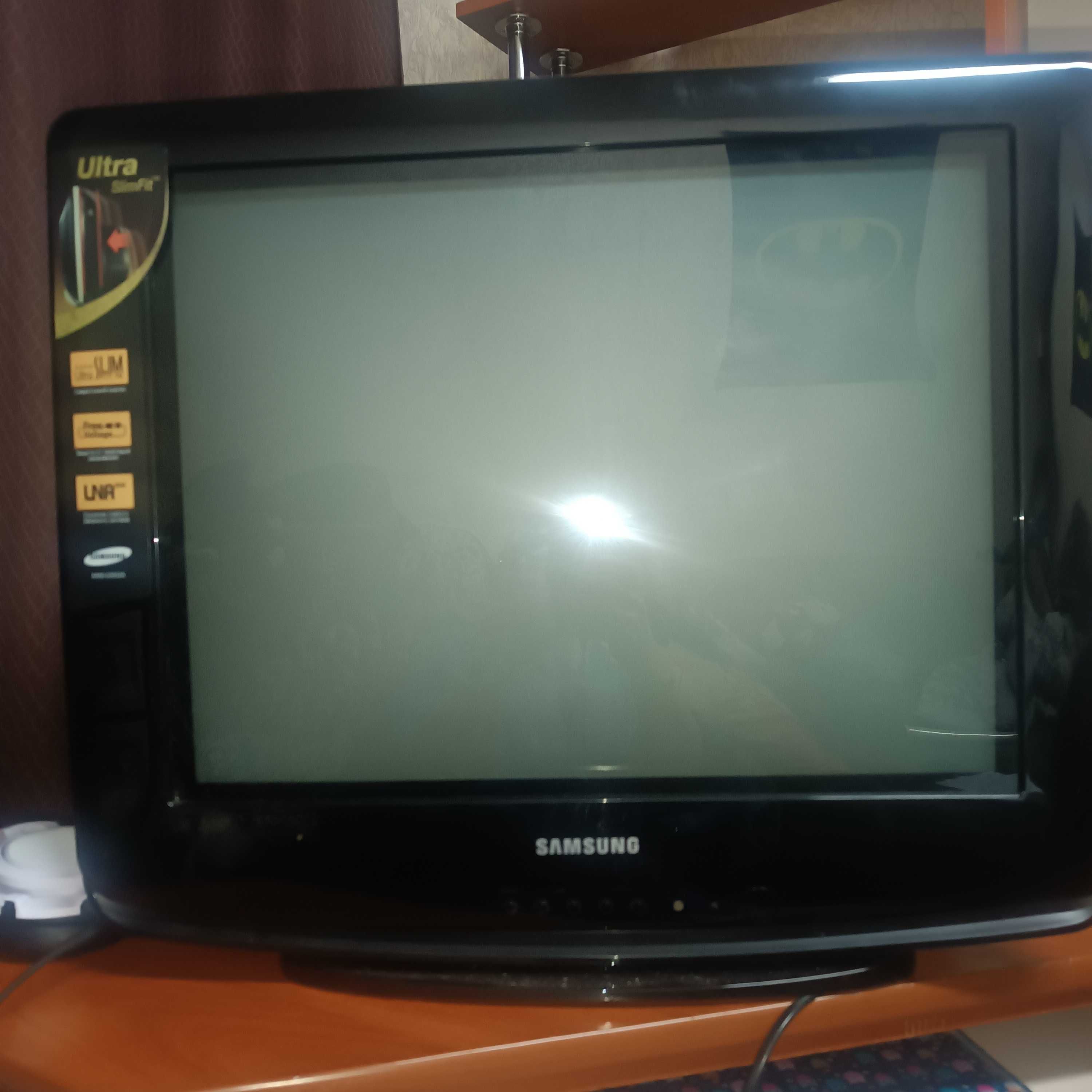 Телевізор Samsung модель CS-21Z55Z3Q