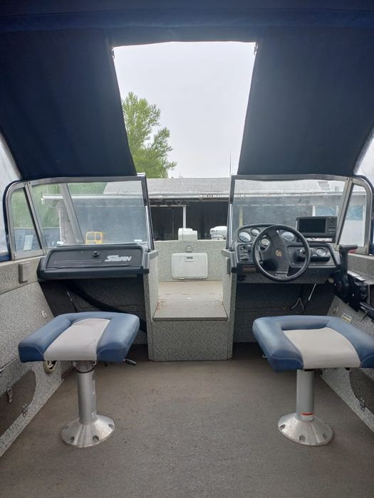 Моторний човен Sylvan Boat