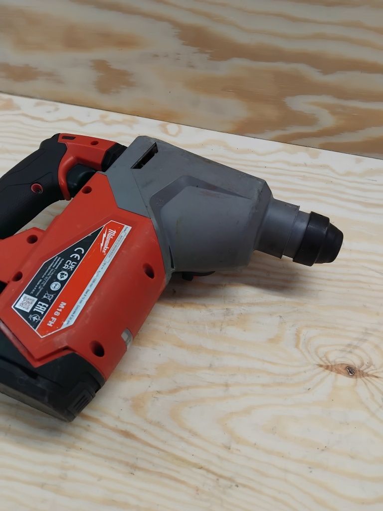 Milwaukee m18 FHXMłotowiertarka  z baterią 5,5Ah