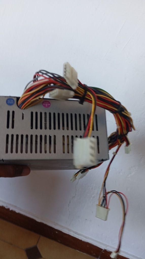 Fonte de 400 w antiga intel
