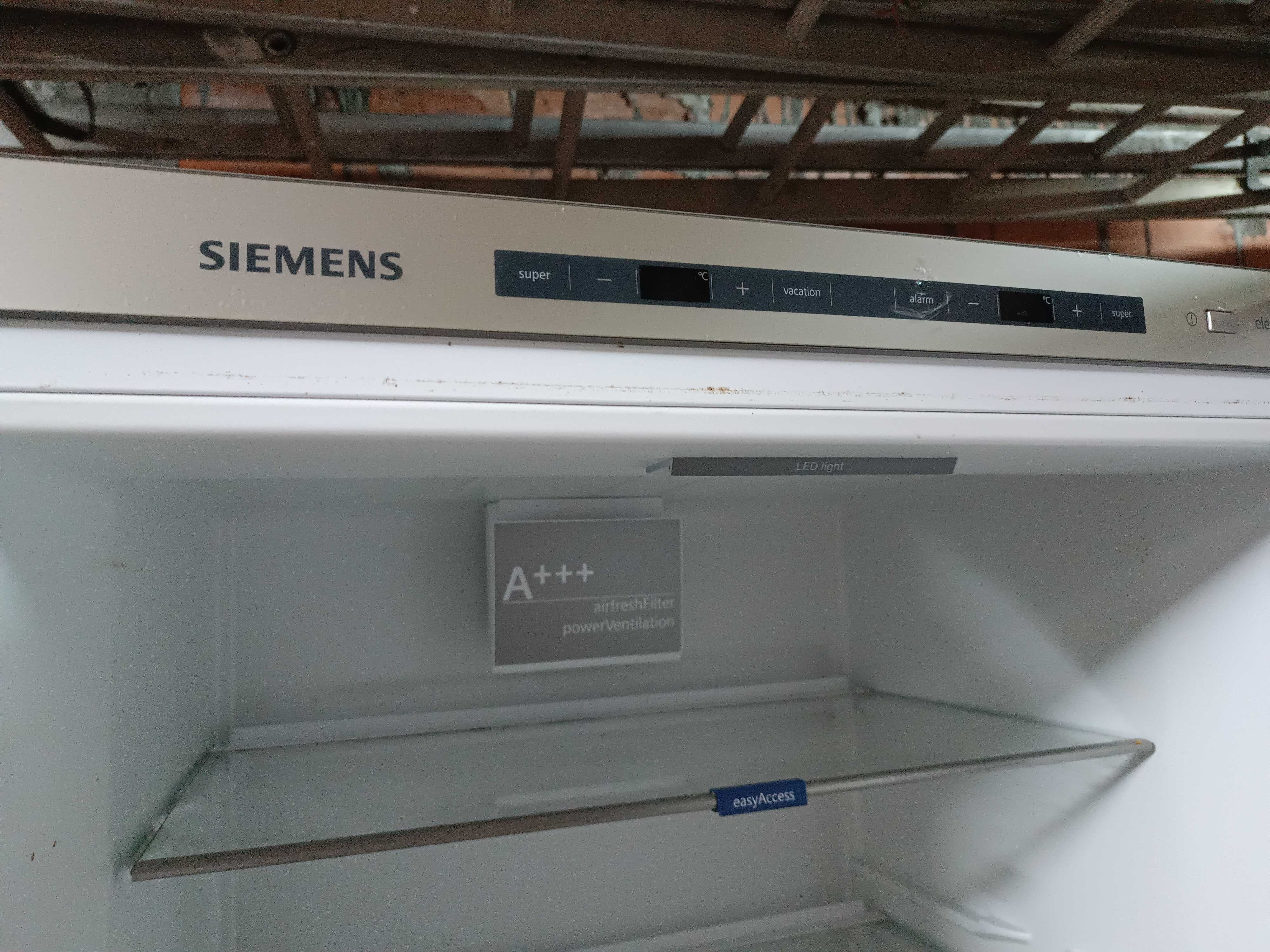 Combinado (frigorifico) Siemens KG49EBI40, 70cm largura, A+++