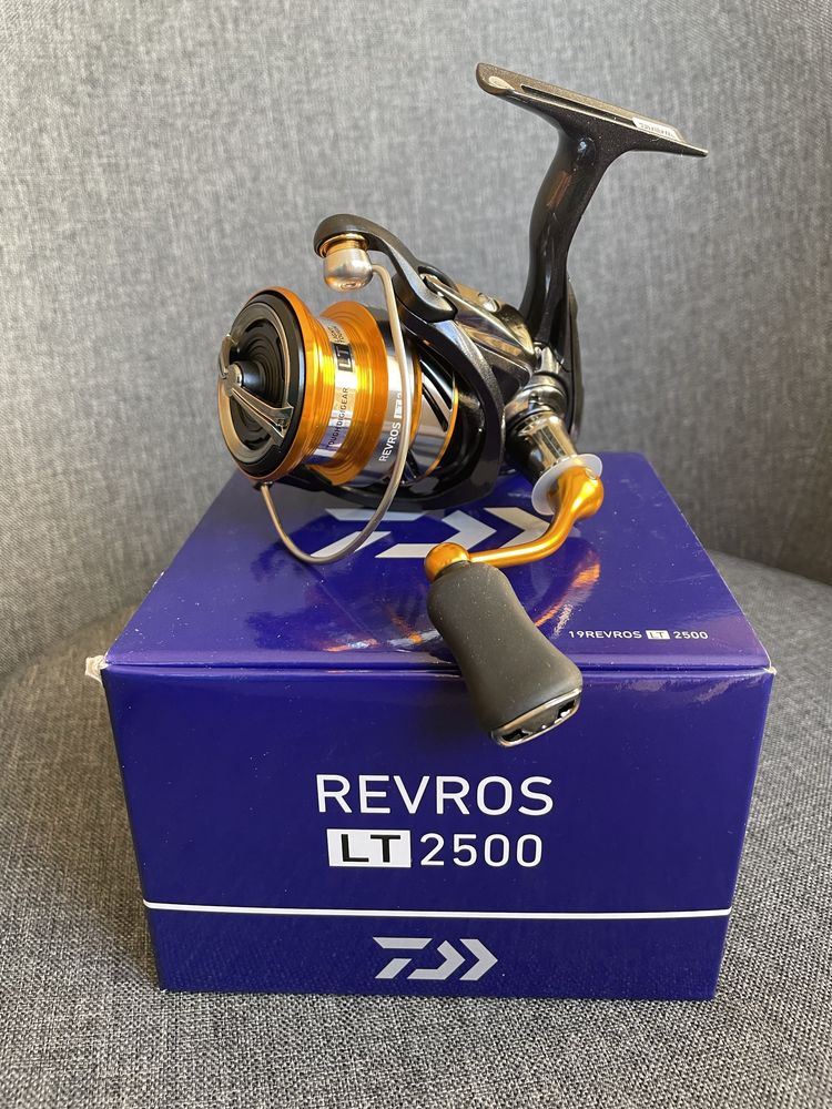 Daiwa Revros LT 2500 котушка спінінгова