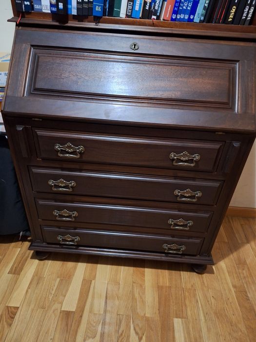 Secretary Desk / Writing Desk with Drawers and Shelves in Good Condition64730216418050122