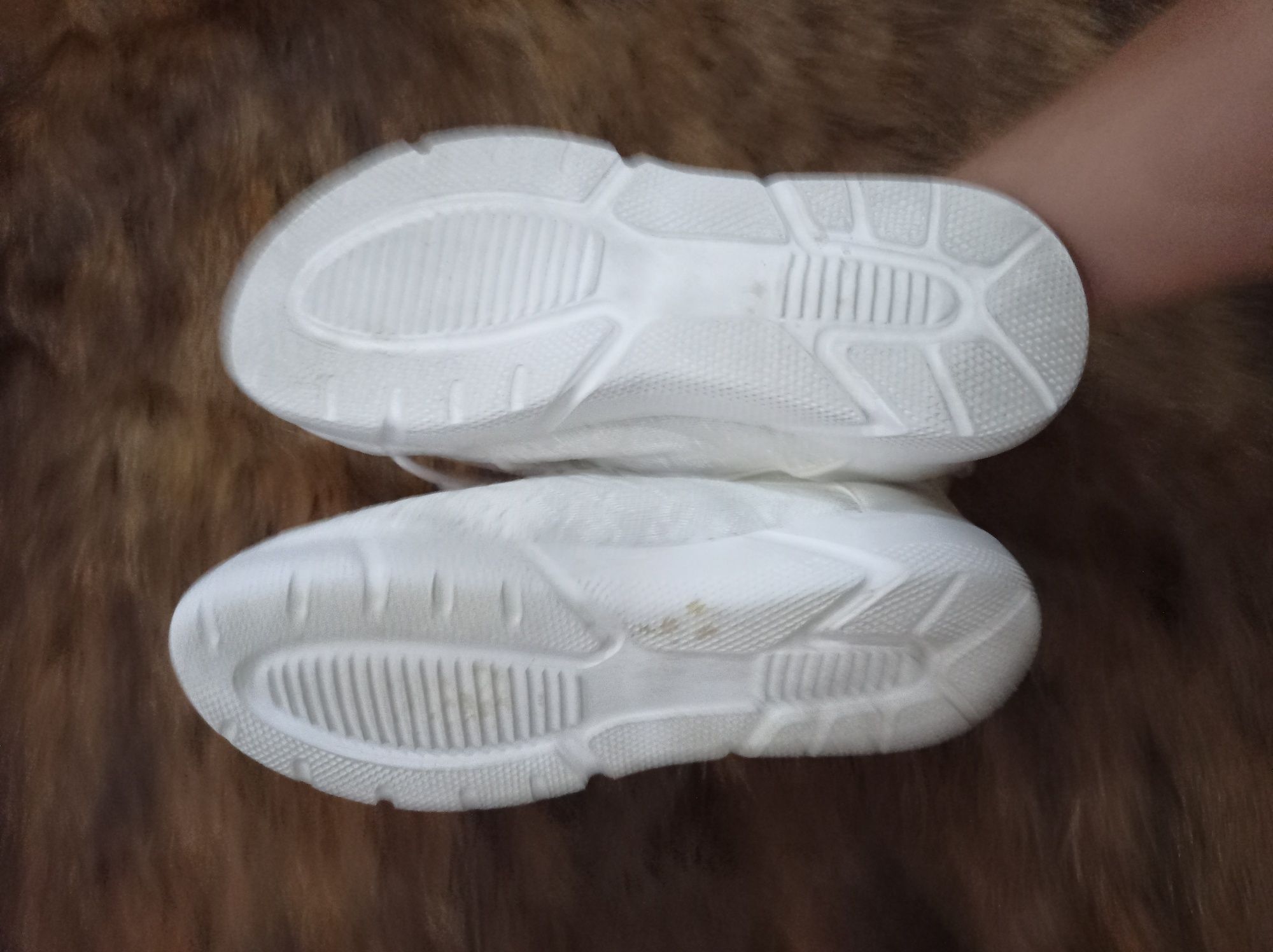 Светящиеся белые кроссовки