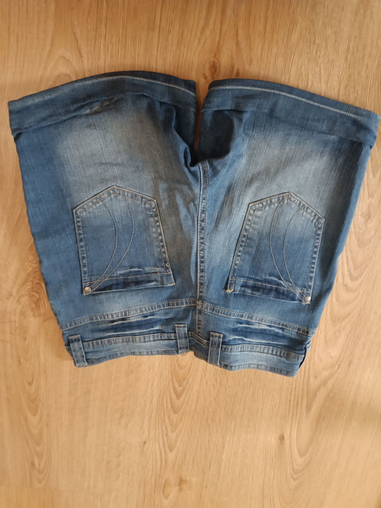 Krótkie spodenki jeansowe Esmara 36