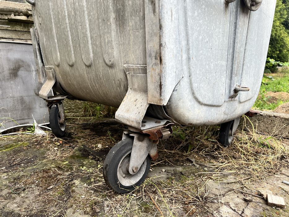 Kosz na śmieci metalowy kontener 1000l