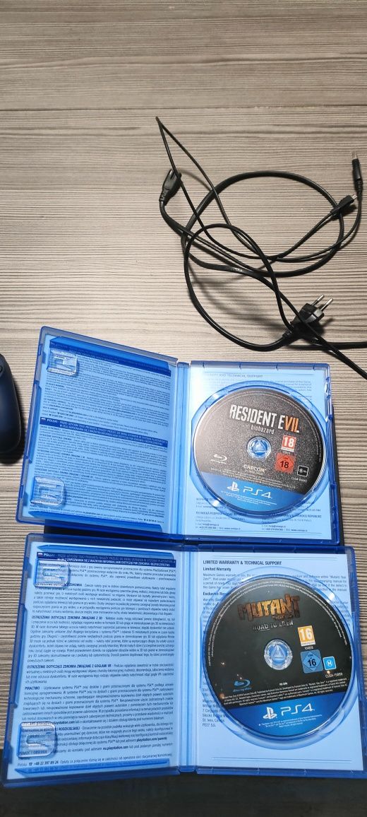 PlayStation 4 Slim PS4