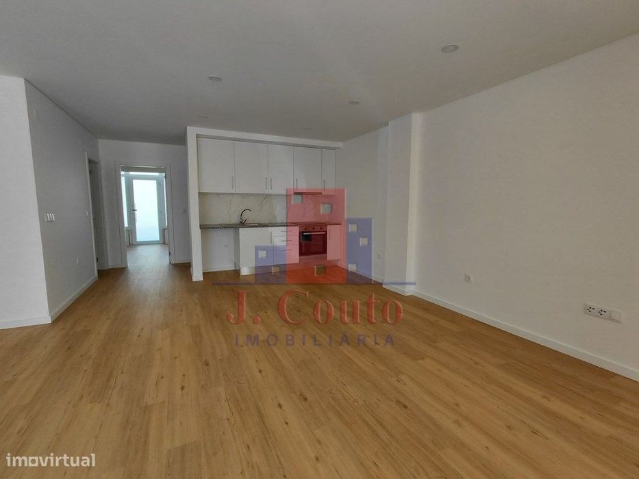 Apartamento T2 com terraço em Caldas da Rainha