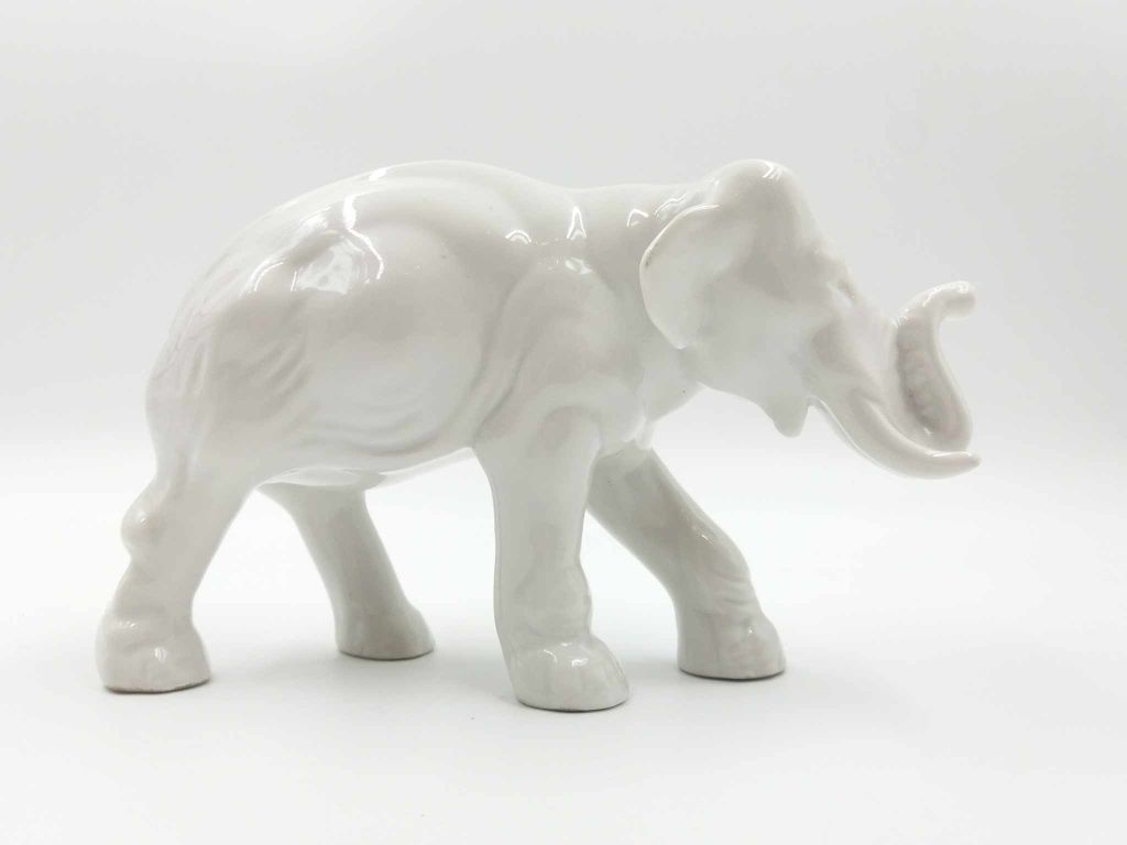 Ładny porcelanowy biały słoń PRL