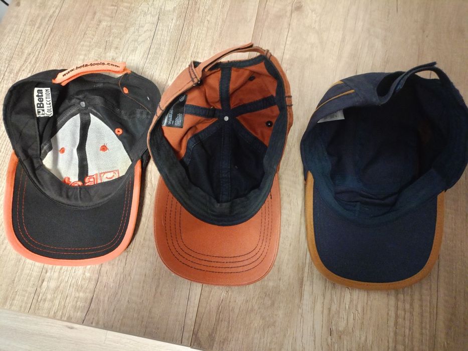 Czapka męska z daszkiem