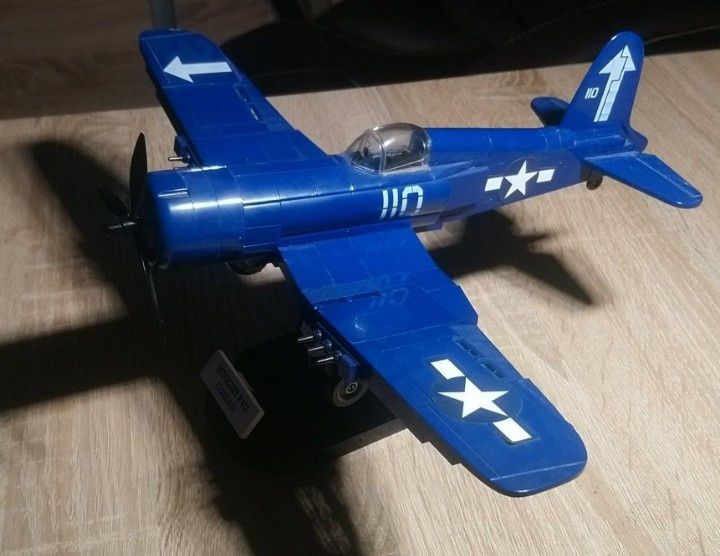 Cobi samolot corsair