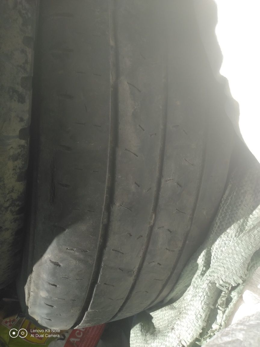 шини 225/70 R15C. Є 2 розпаровки.