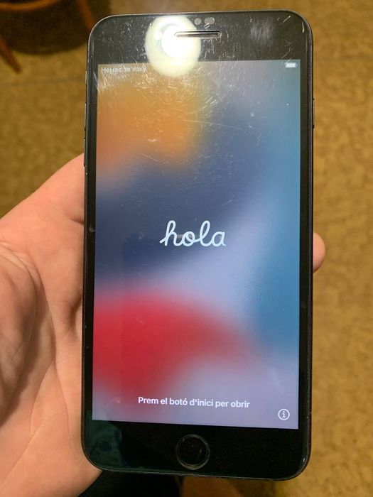 Продам 7+ айфон б/у на 128 ГБ