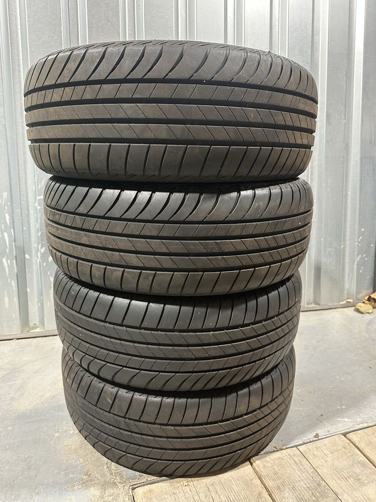 Opony Bridgestone Turanza 215/50R18
