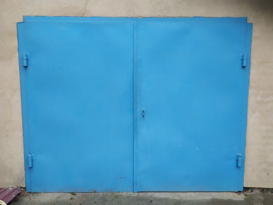 Продам б/у металеві ворота