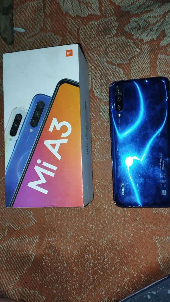 Продам телефон Xiaomi Mi A3