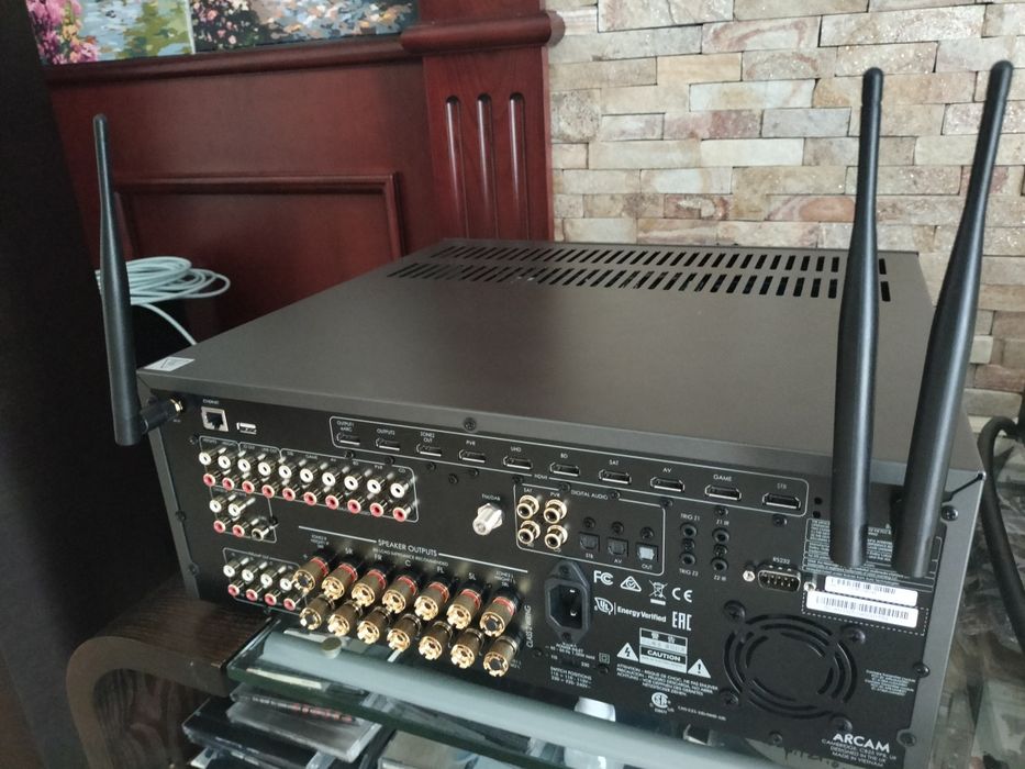 Топовий AV ресивер Arcam AVR 30