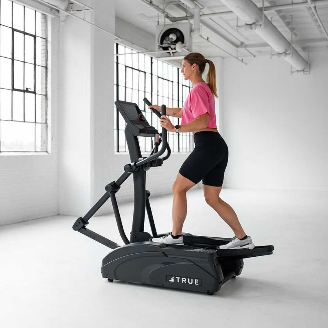 Profesjonalny amerykański orbitrek True Fitness Launch