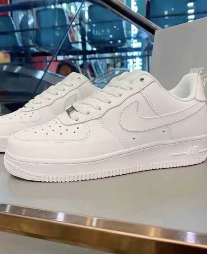 Nike Air Force 1 Low '07 White 37.5