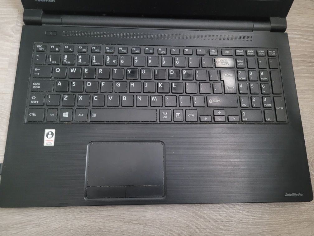 Laptop Toshiba Satellite Pro R50-C-104 i3-5005U/4GB/DVD-RW  z wadami