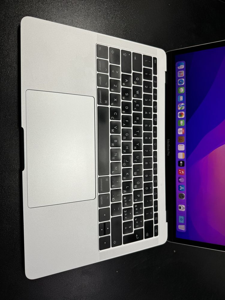 Продам Apple MacBook pro a1708