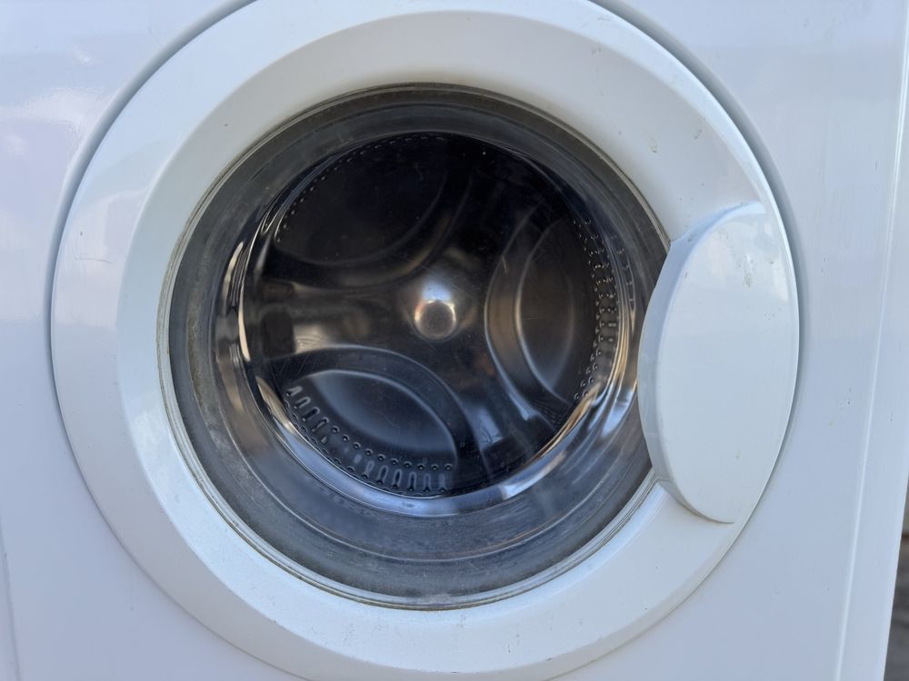 Продам пральну машину Indesit