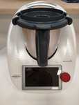 Thermomix TM6 z czerwonym pokrętłem + Osłona noża 2.0 / Wysyłka