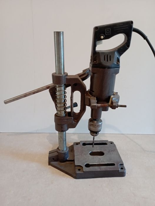 Wiertarka Celma ze statywem. Wiertarka stolowa