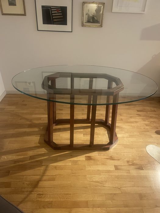 Mesa de jantar com tampo em vidro