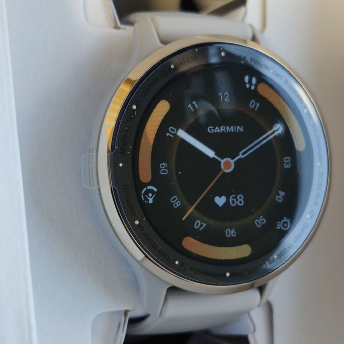 Garmin Venu 3S безель золотистого кольору, два ремінці 010-02785-55