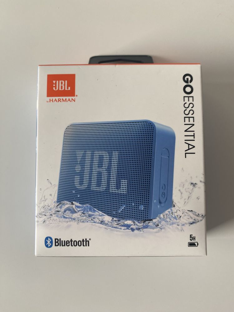 Niebieski głośnik JBL go essential