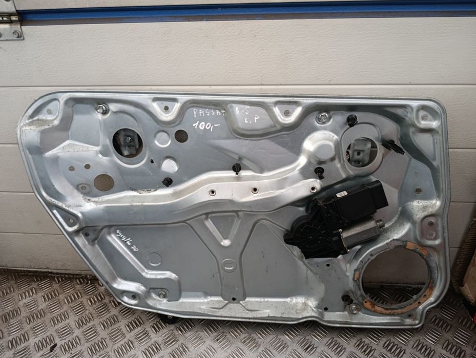 VW Passat B5 FL podnośnik szyby elektryczny lewy przód przedni