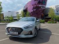 Оренда легкового автомобіля бізнес класу Hyundai Sonata