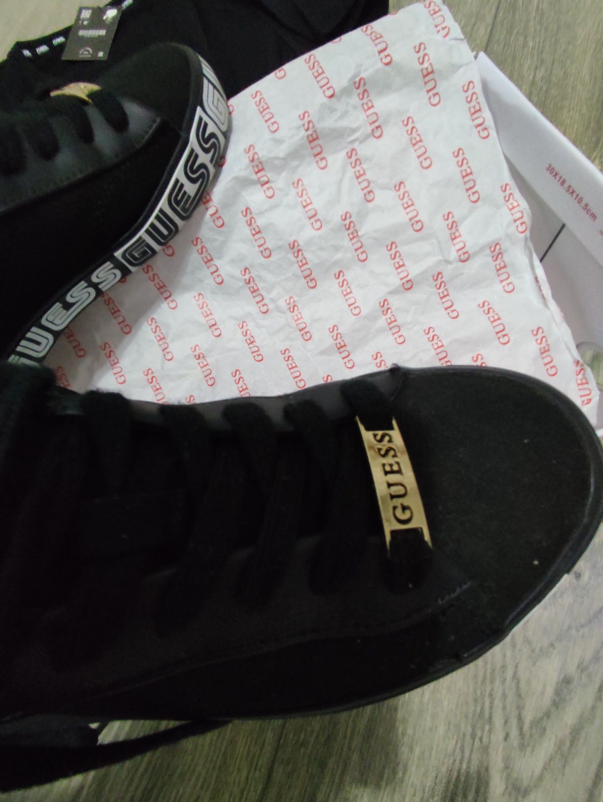 Modne trampki GUESS