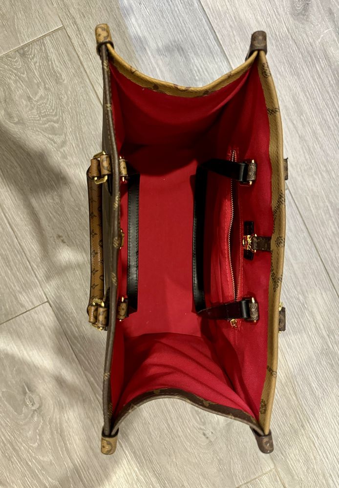 Mala LV nova com dois tipo de alças