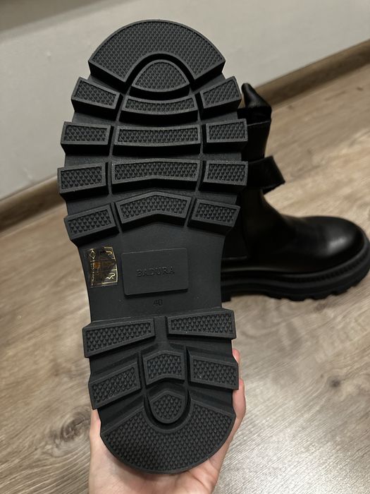 Стильні осінні шкіряні челсі ботинки Badura