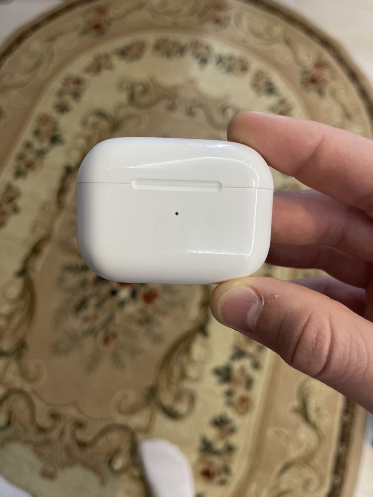 Нацшники airpods pro